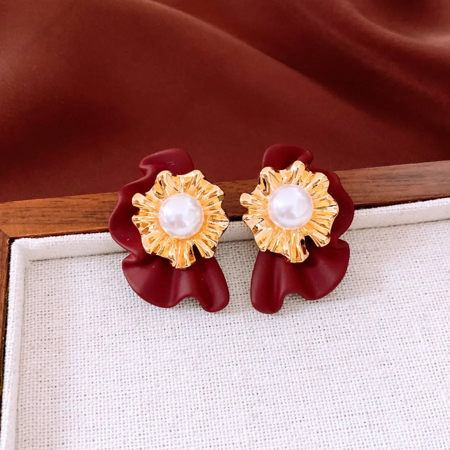 Gold electroplated silver needle pearl flower earrings in Gold Red imitation pearl geometric Chinese style