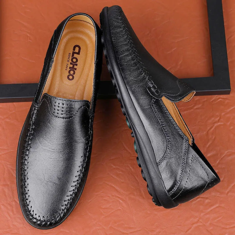 Men's brown cowhide leather casual shoes with round toe and flat heel on rubber sole