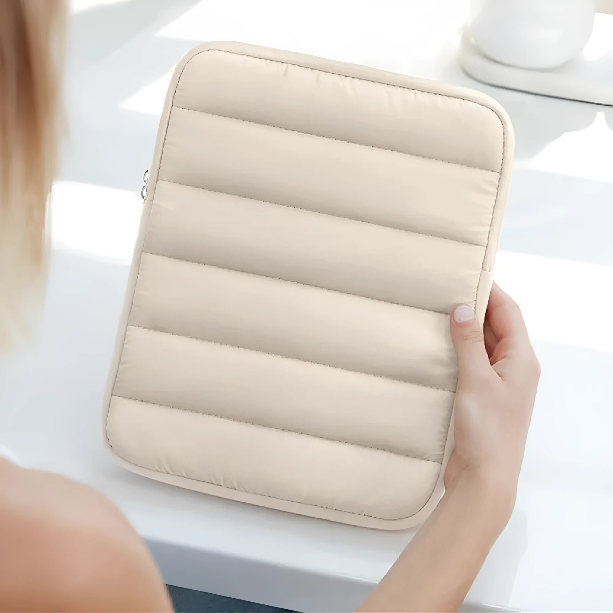 Fluffy air feeling laptop sleeve for 9.7 to 11 inch devices in black colour with elastic sides