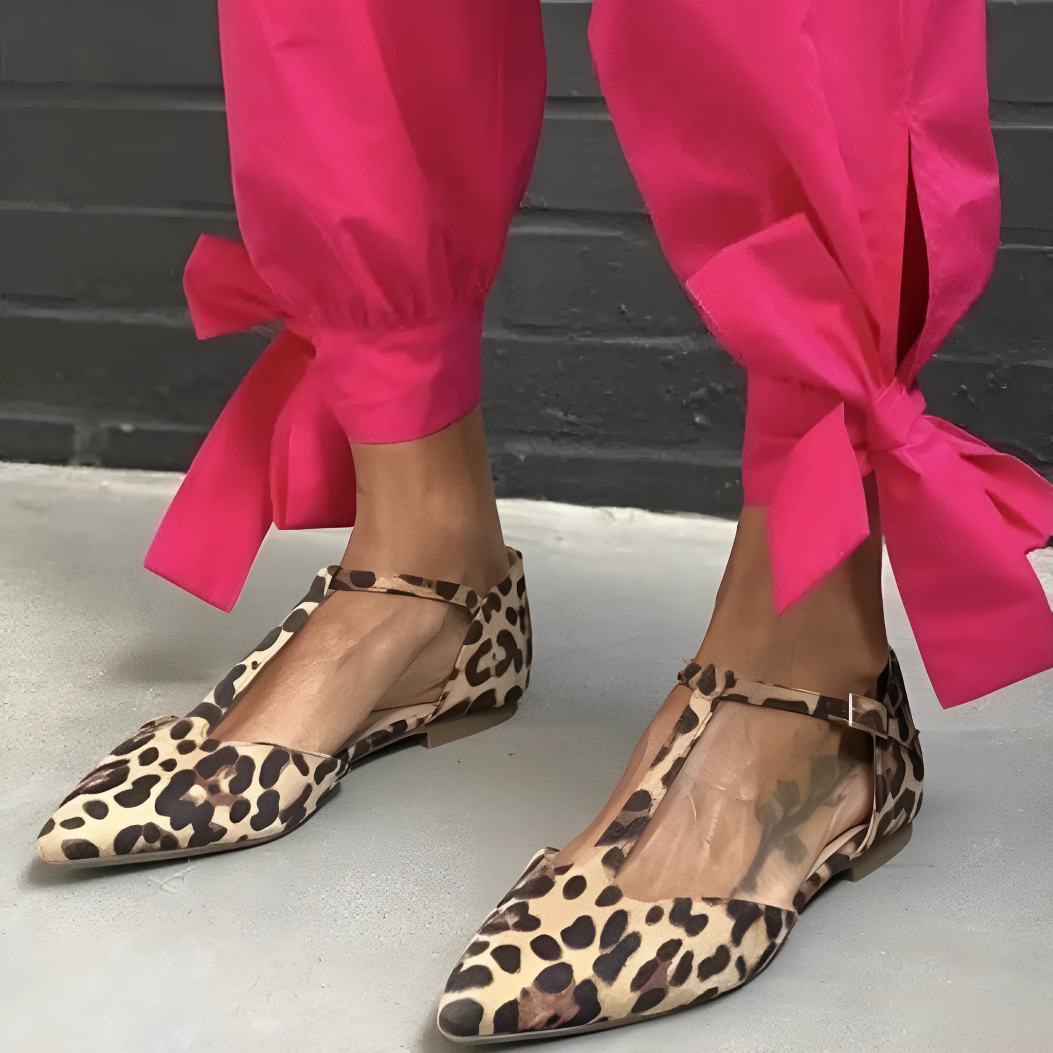 Leopard print women's pumps with pointed toe, chunky low heel and cross shoulder strap