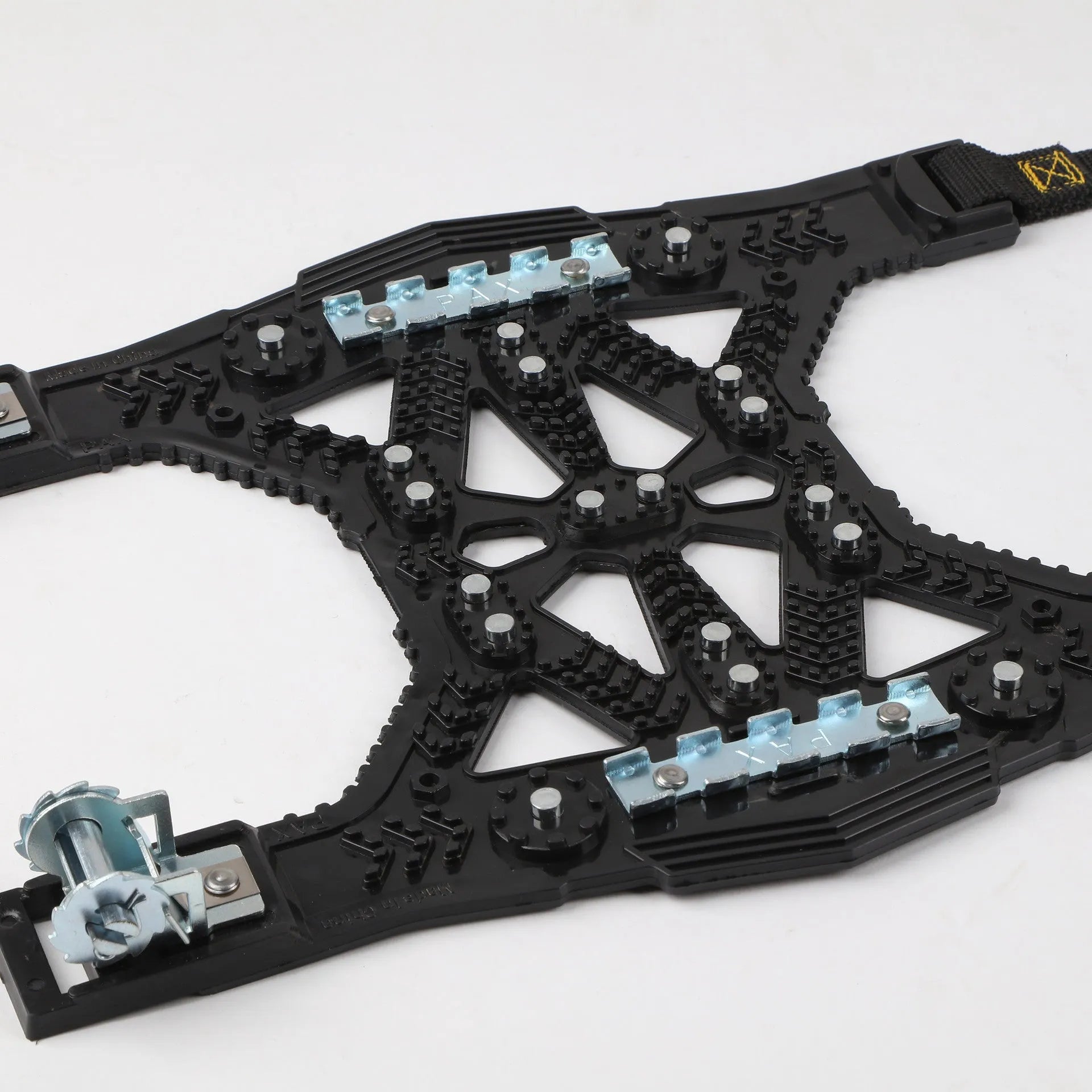 Universal nonskid chain set with armoured steel plates for car and SUV winter driving