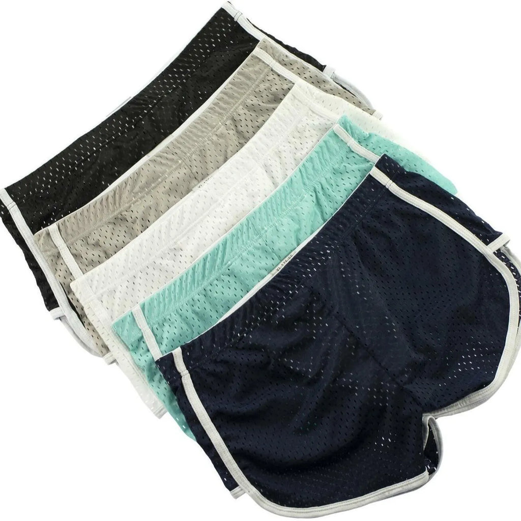 Men's black three-point boxer shorts with a mid-waistband, made from a breathable cotton and nylon fabric blend.