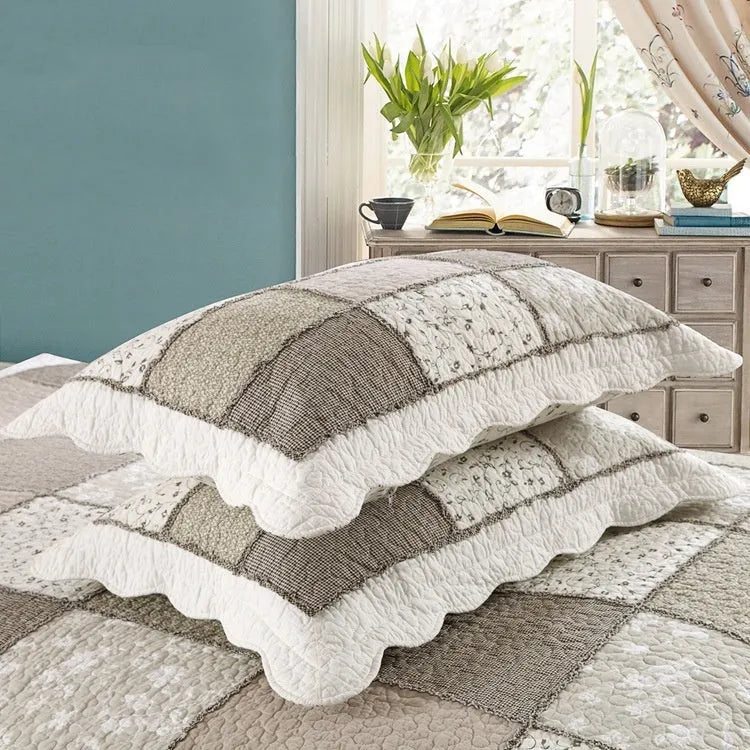 Cotton quilted bedspread three-piece set with pillowcases in Korean bedspread style