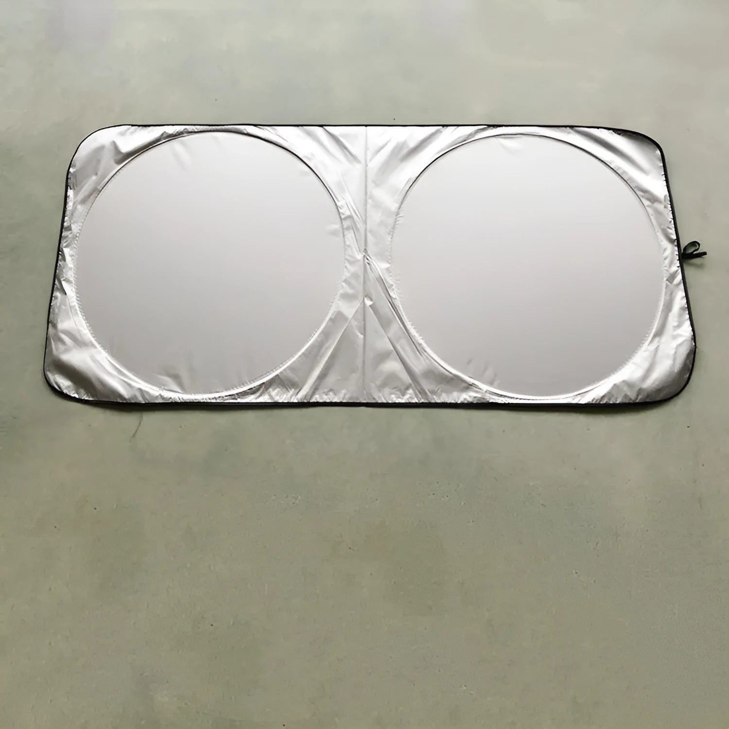 Silver-tape car sunshade measuring 190x90cm with storage cloth bag