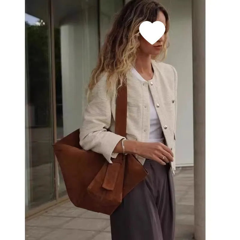 Brown retro large capacity shoulder bag for women with sewing thread detail