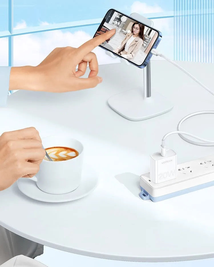 White 20W USB-C PD charger, MFi certified, compact 70x35x90mm, for iPhone 8-14