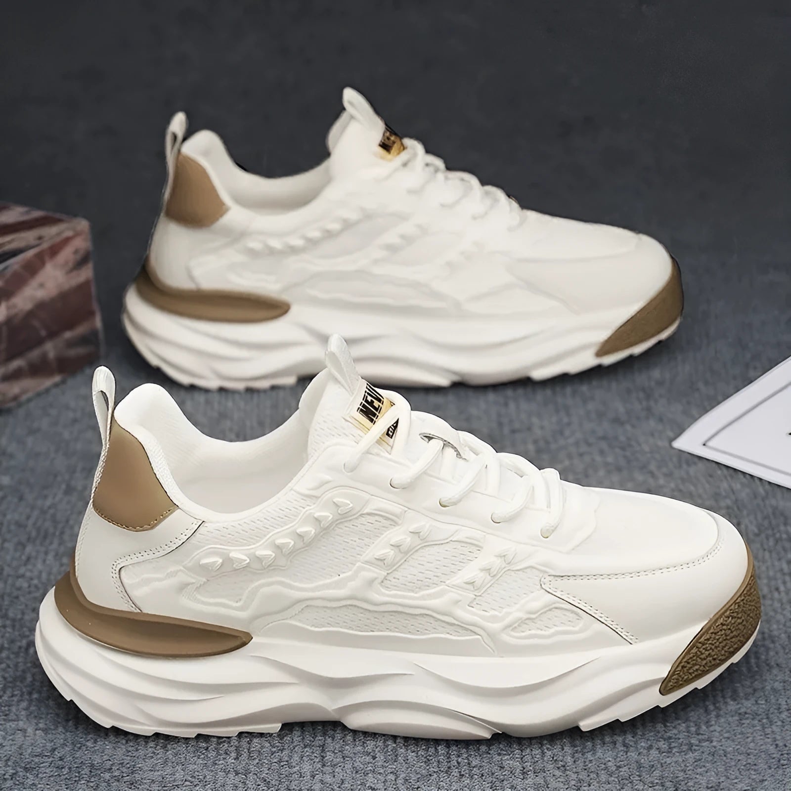 Men's white and black breathable mesh casual shoes with round toe and PU mesh upper