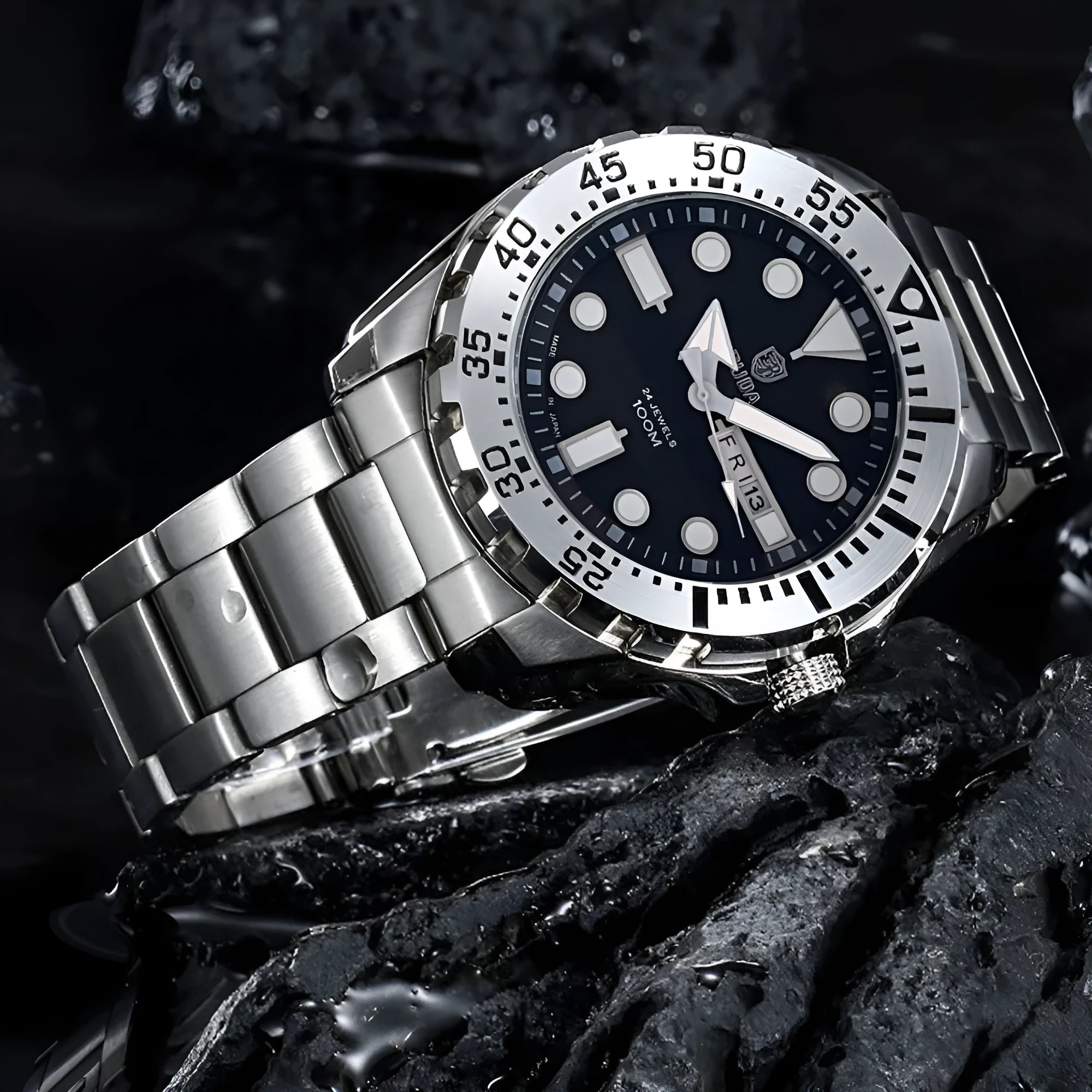 Men's waterproof watch with luminous dial and quartz movement on a steel or silicone strap.