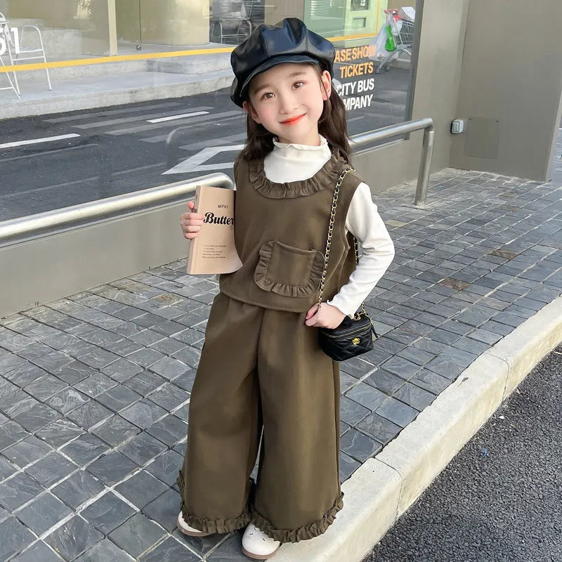 Girls three-piece outfit set in cotton with long sleeve shirt, vest, and trousers, sports style, gray or khaki, sizes 90cm to 140cm