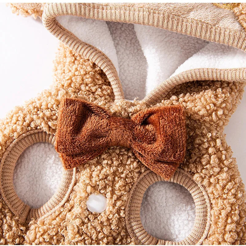 Christmas pet cape coat in granular velvet with tree-shaped hat, star, and D-ring, in green or khaki.