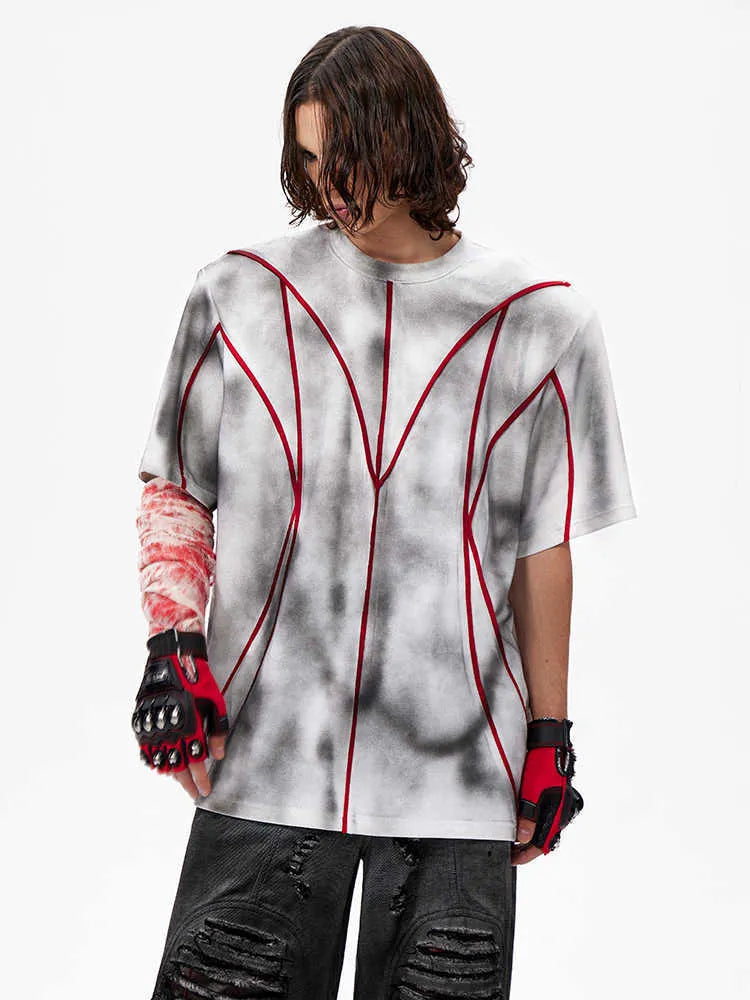 Women's padded shoulder T-shirt with three-dimensional patchwork design on short sleeves
