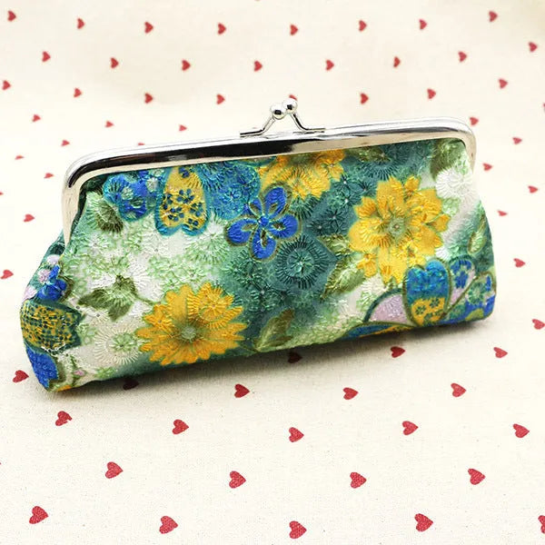 Women's embroidered fabric wallet with floral pattern in beige, green, orange, purple, 18x9.5cm retro style
