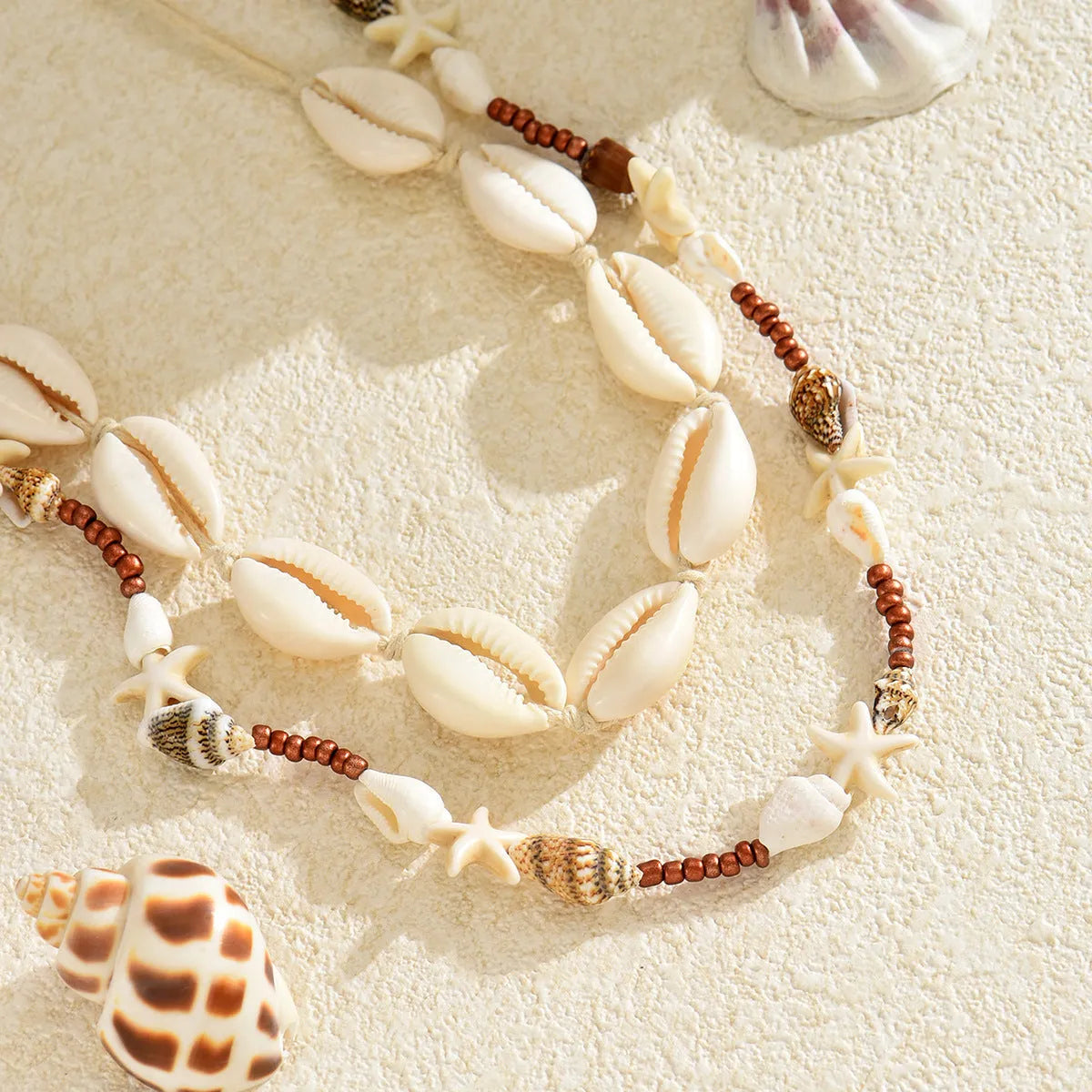 Geometric shell pendant necklace on regular chain in colour X1900