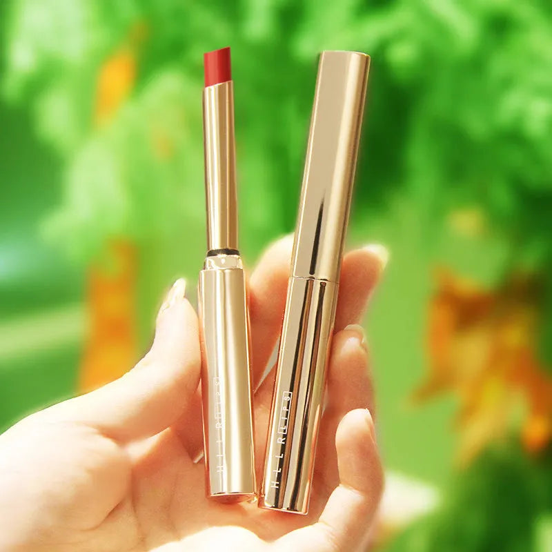 Golden thin tube semi-matte velvet lipstick in six shades, moisturising formula with glycerin and mineral oil.