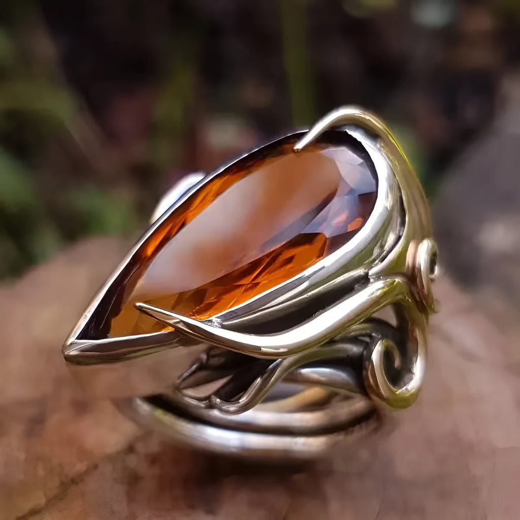 Retro creative bud design women's ring in zinc alloy drop shape luxury bud colour