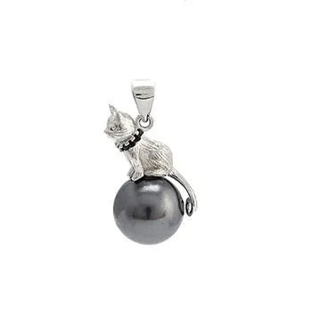 925 sterling silver cat pendant necklace with elegant feline design on clavicle-length chain
