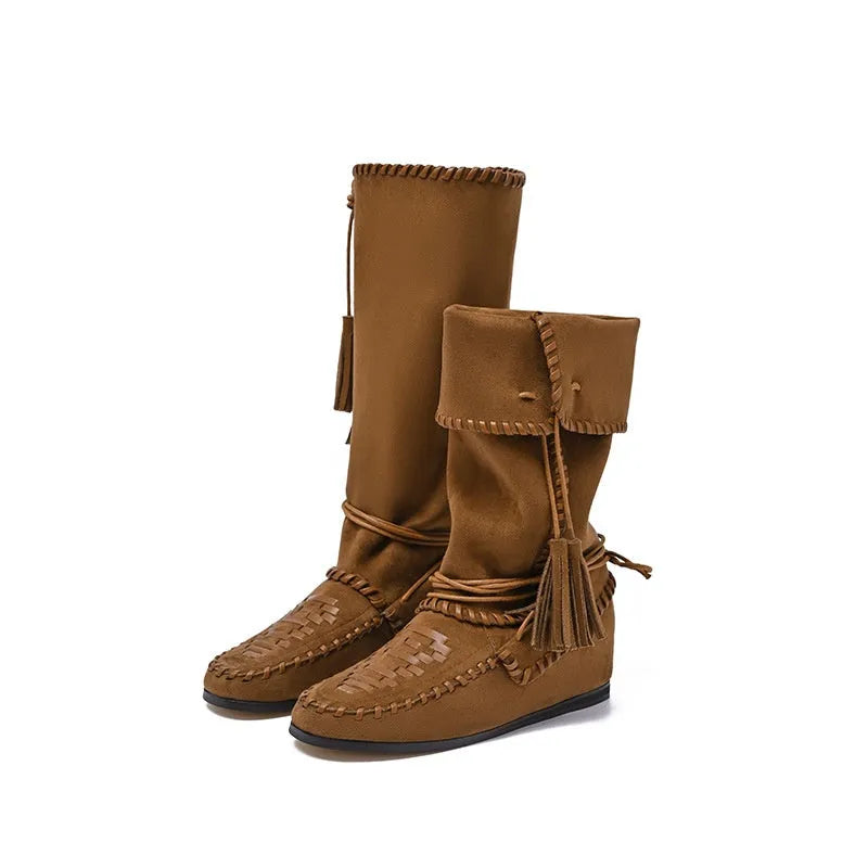 Mid-top western cowboy boots in brown or black with suede leather lining, square toe, low flat heel and rubber sole.