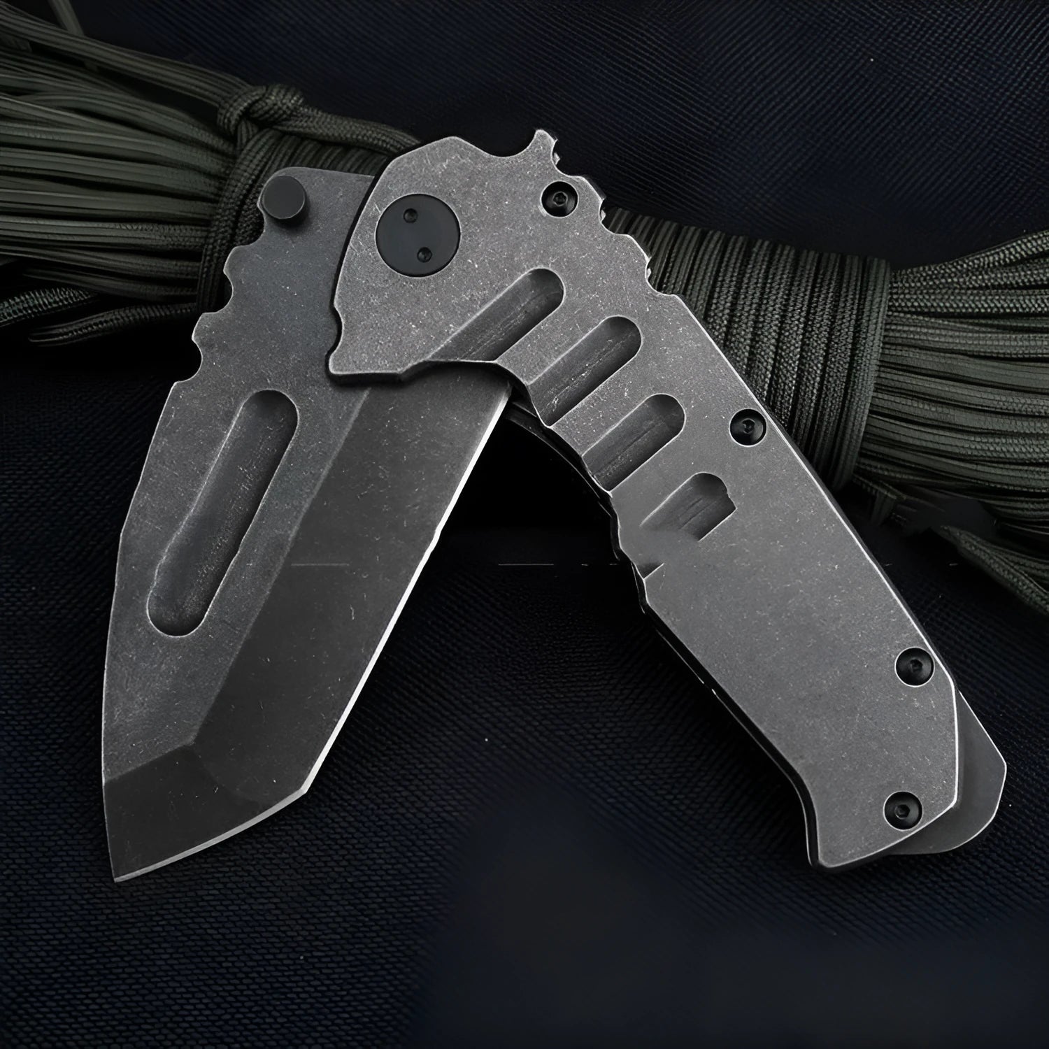 Outdoor folding knife with D2 steel blade, 9 cm length, 22 cm overall, 907 style, on neutral background