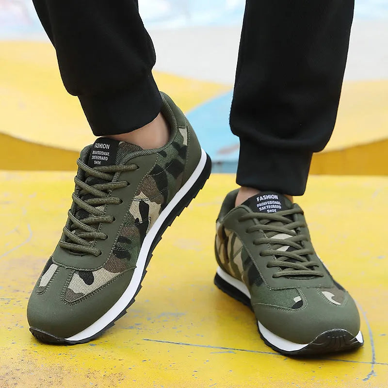 Men's and women's low-top camouflage sports running shoes with suede upper and flat sole