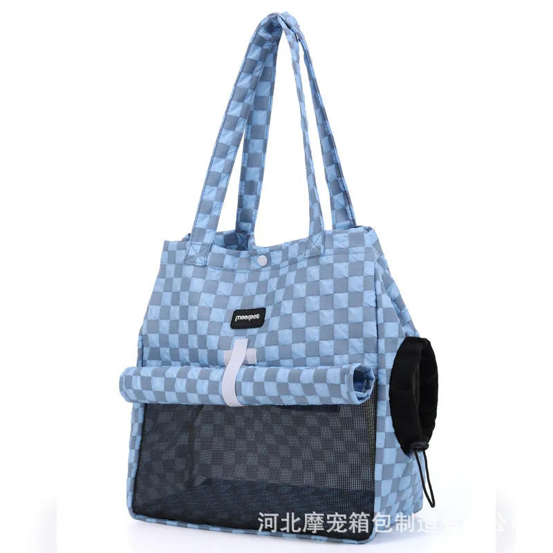 Portable cat bag in bubble composite cloth with shoulder strap, available in four colours