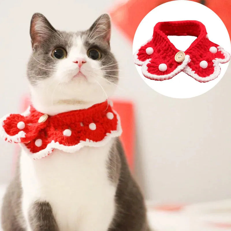 Knitted pet collar in milk cotton with a cartoon pattern, shown in multiple sizes.