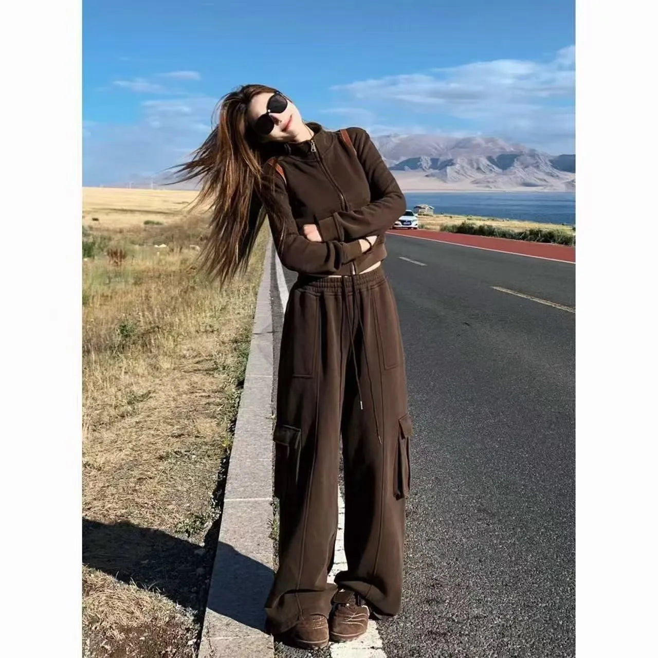 Women's loose American retro sportswear suit in dark gray with spliced detailing, polyester fabric, set includes top and trousers