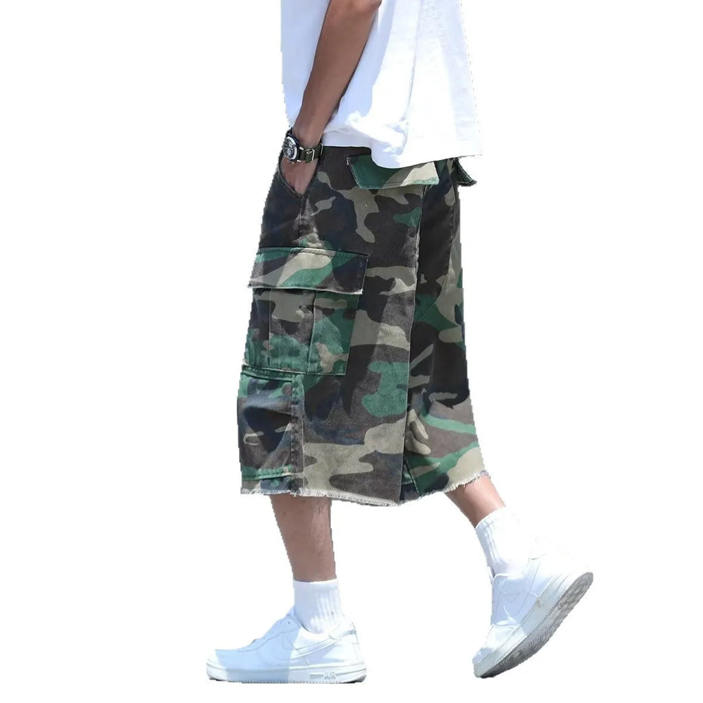 American retro workwear style camouflage shorts in loose-fit cropped design for summer wear