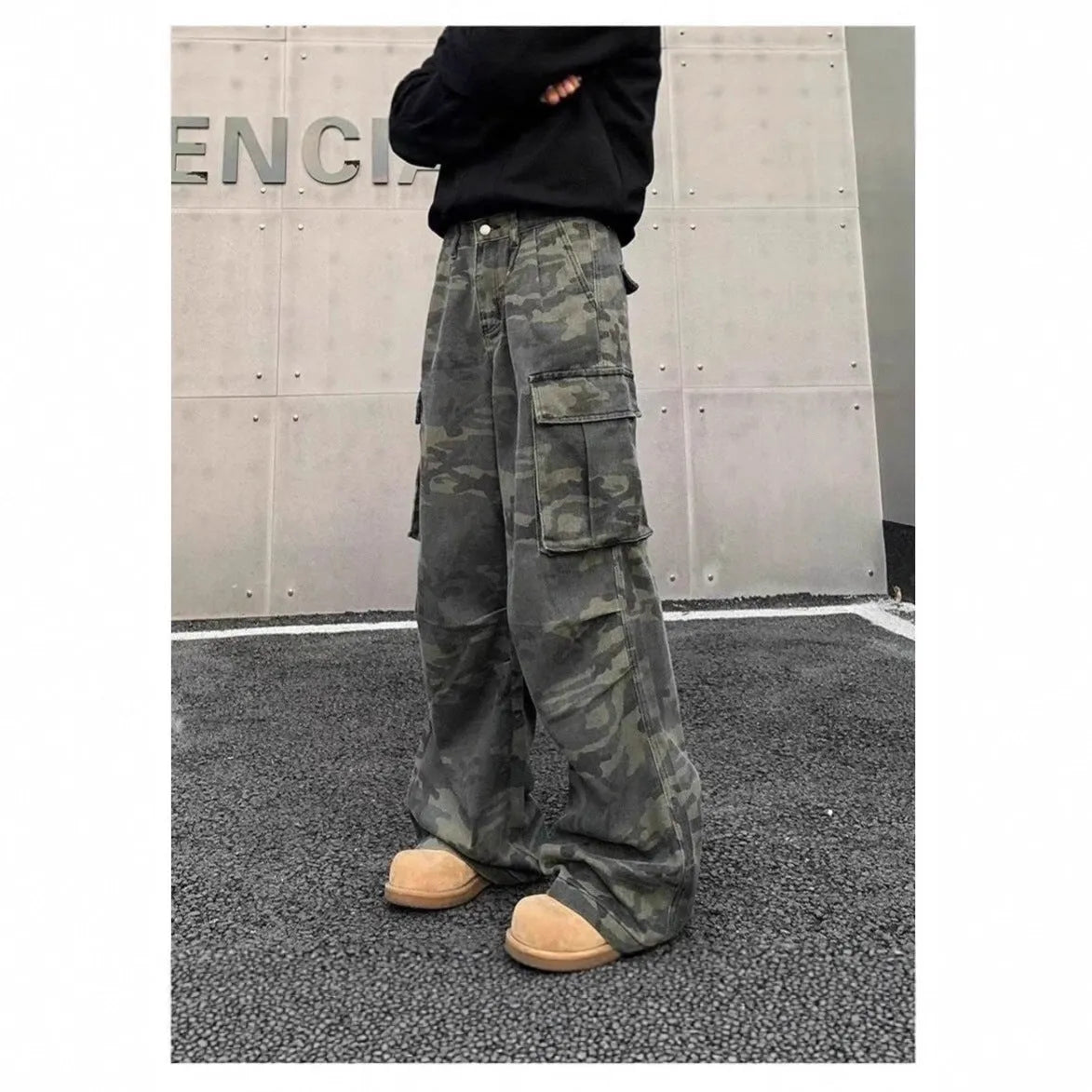 Camouflage K0915 cargo pants with mid-waist fit and S to 3XL sizing