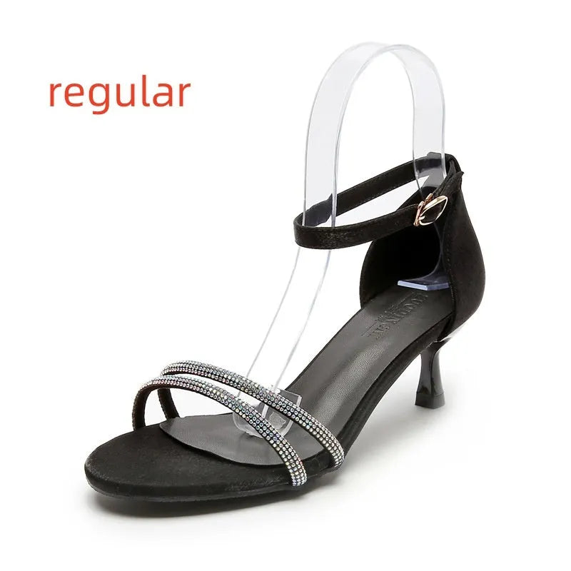 Women's satin high heel sandals, round toe, black, 5cm heel, on display
