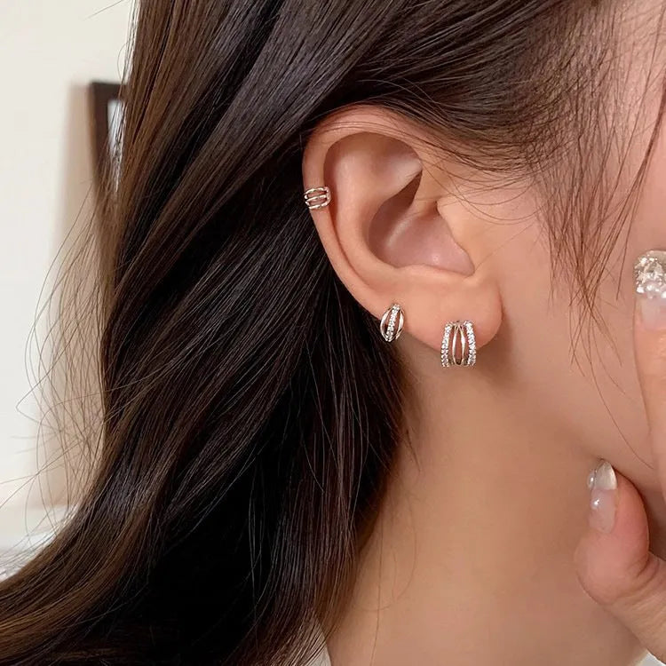 Geometric 925 silver earrings with electroplated finish in three size options