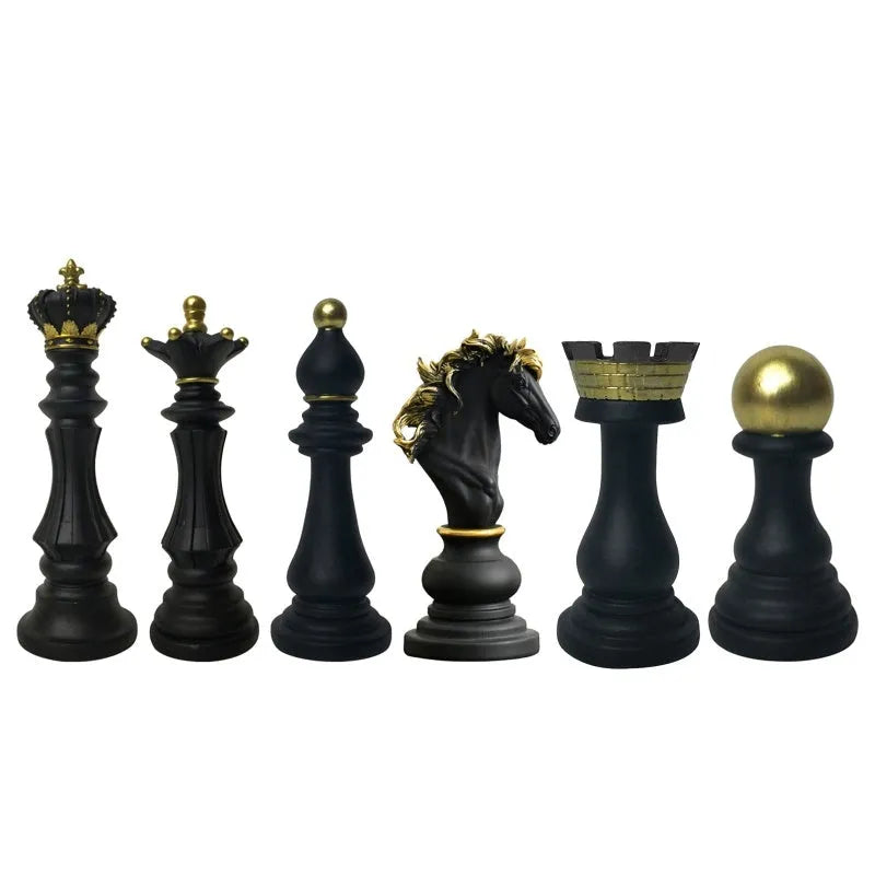 European-style creative chess resin ornaments in black and white with King Queen Warhorse designs
