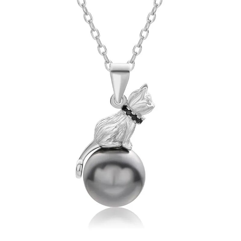 925 sterling silver cat pendant necklace with elegant feline design on clavicle-length chain