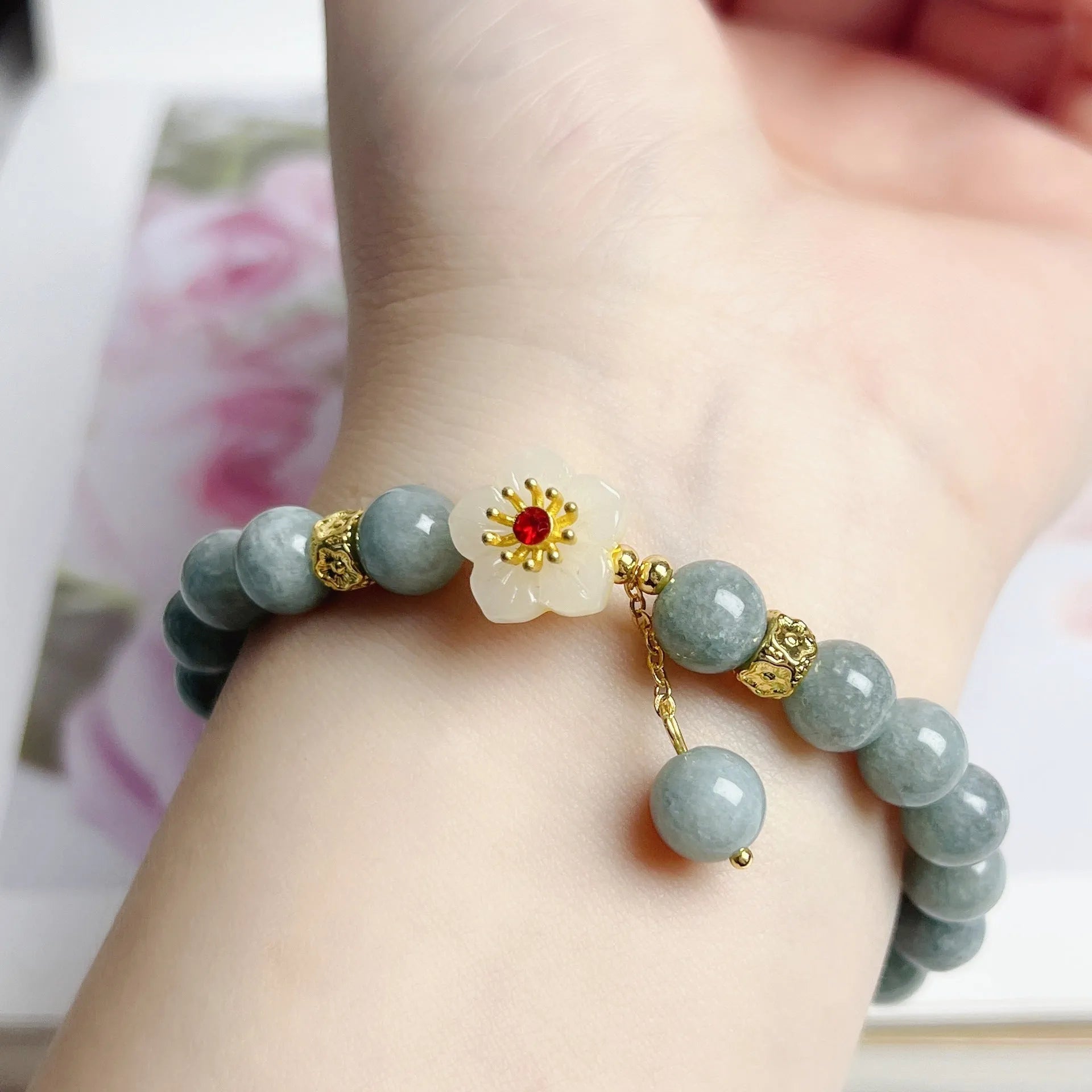 Women's adjustable jade bracelet with hand-tied cord in retro style