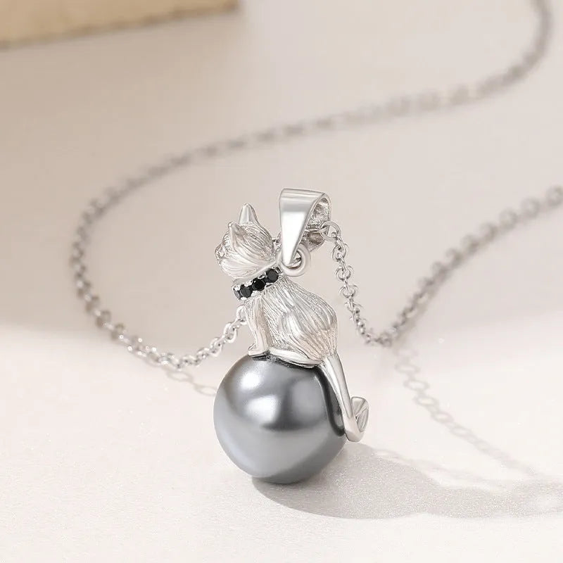 925 sterling silver cat pendant necklace with elegant feline design on clavicle-length chain