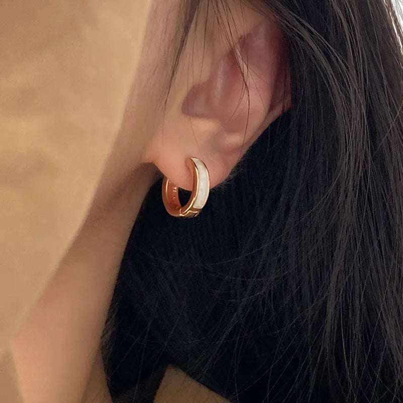 Ring ear clip women's simple contrast colour milky white geometric round copper gold earrings, one pair
