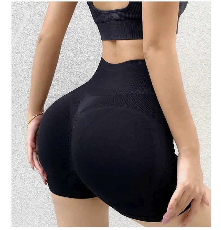 Women's high-waist yoga shorts in quick-dry fabric for fitness workouts