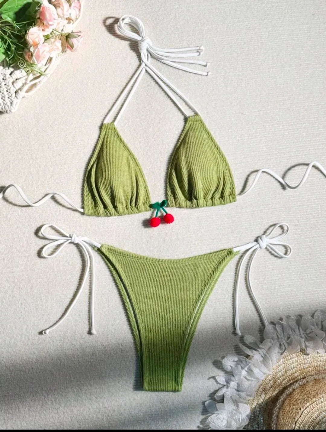 Sexy backless bikini swimsuit in solid colours with quick-drying fabric for beach holidays