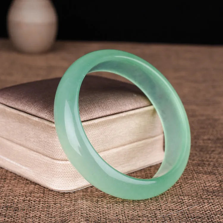 Women's jade bracelet in blue or green colour with adjustable sizing