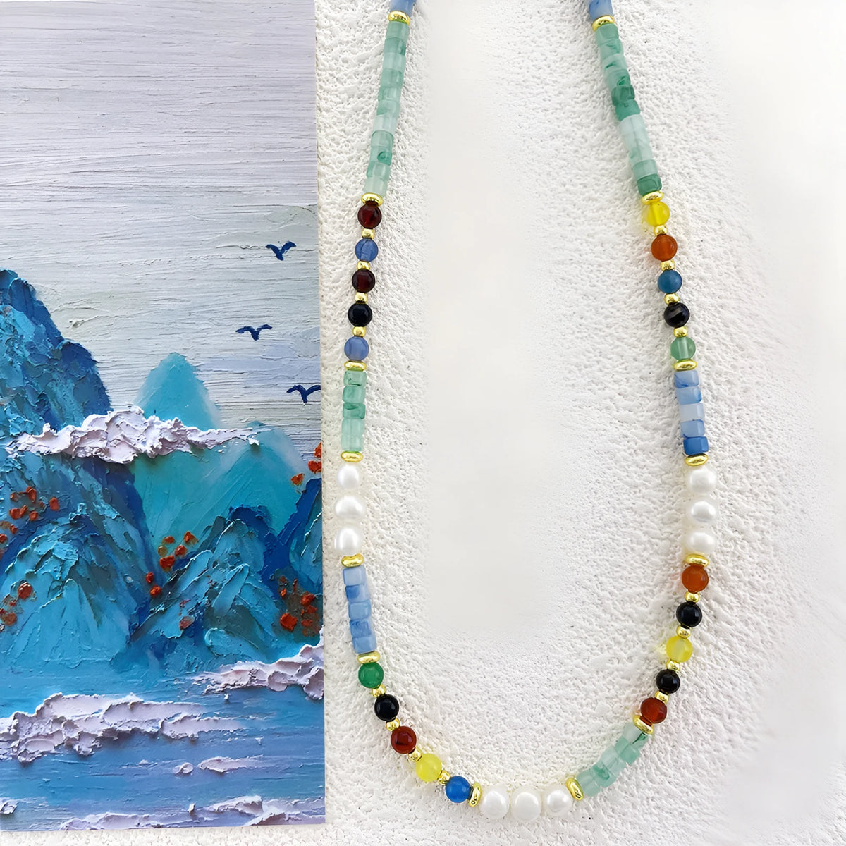Pearl gradient mixed colour clavicle chain with mother of pearl shellfish pendant and ball bead chain