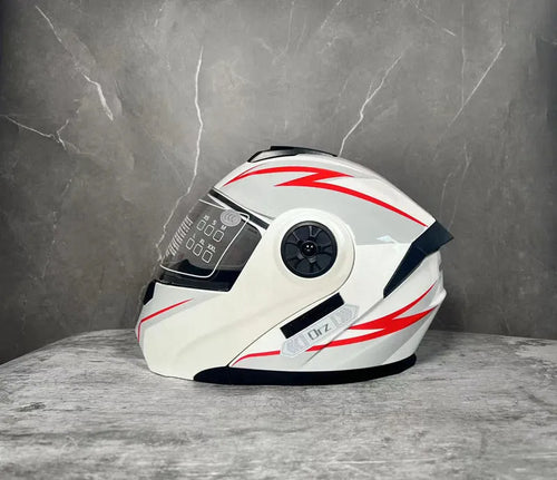 Full face motorcycle helmet in ABS construction with visor, available in matte black and white colour options