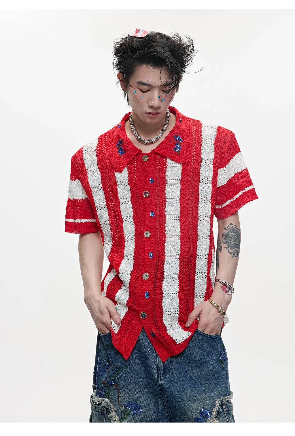 Men's red and black striped knitted short-sleeved shirt with loose fit and button decoration