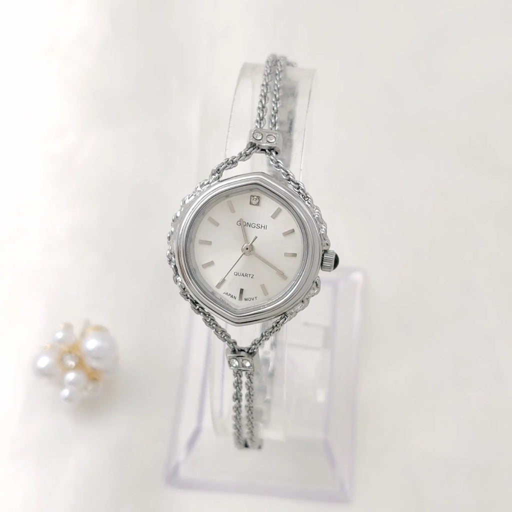Women's gold or silver Mori style quartz watch with 25mm dial and chain strap
