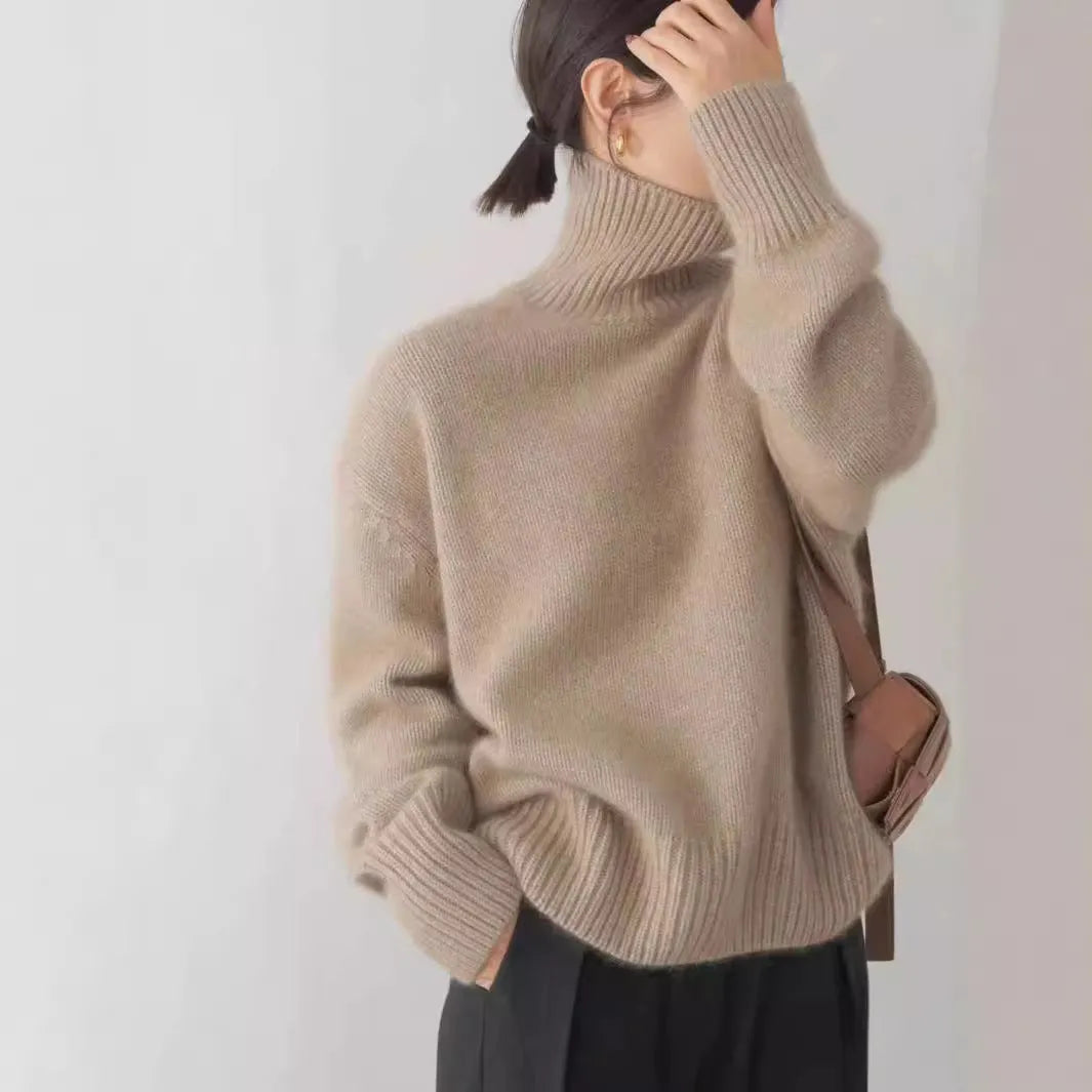 Women's high-neck loose knit pullover sweater in solid colour, thick knit, long sleeves, regular length