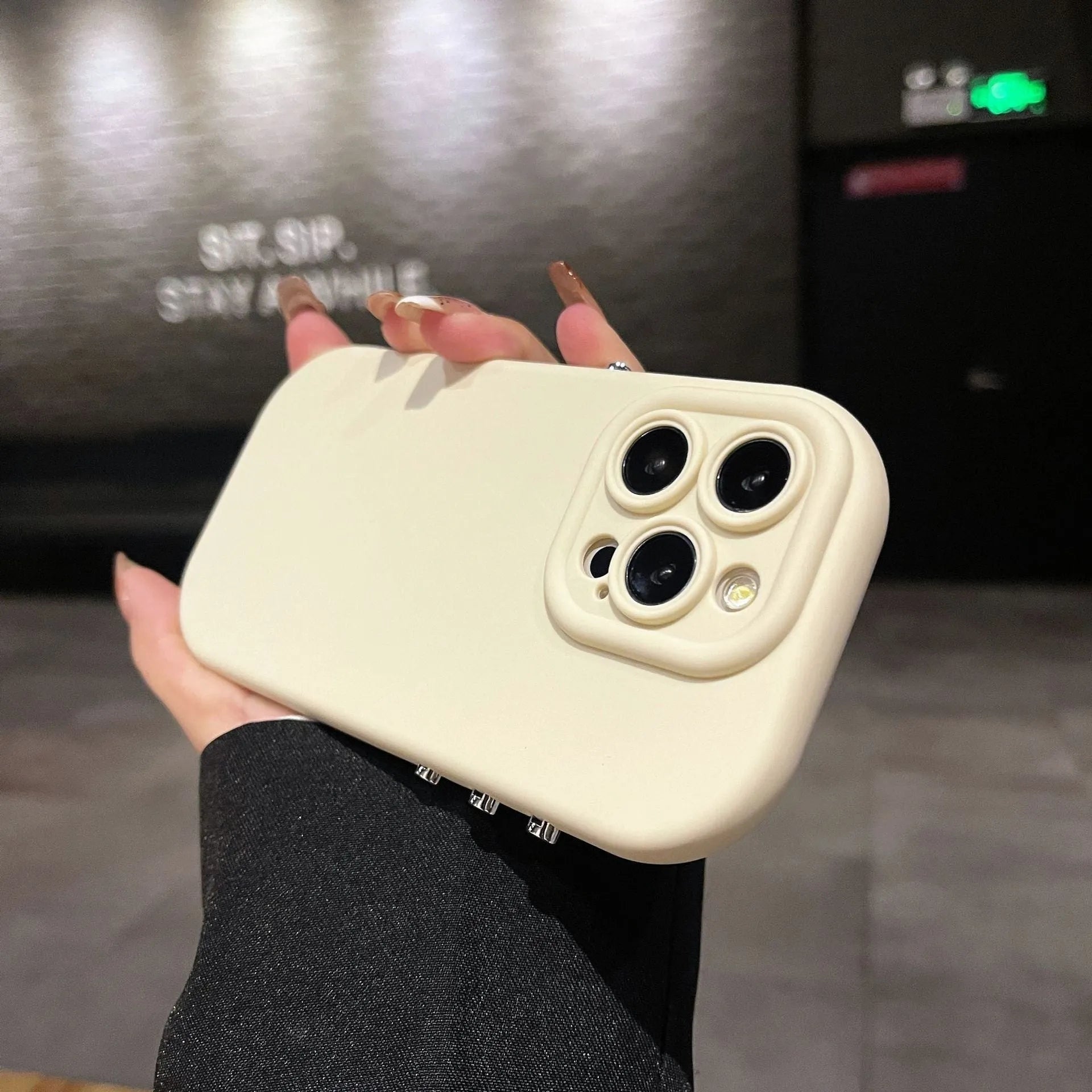 Electroplated solid colour silicone TPU drop-resistant protective phone case for iPhone models