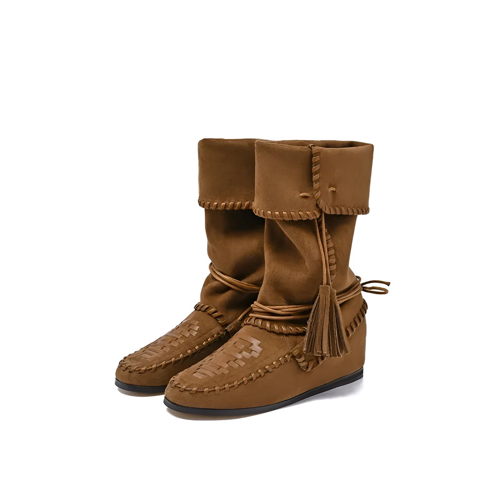 Mid-top western cowboy boots in brown or black with suede leather lining, square toe, low flat heel and rubber sole.