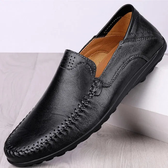 Men's brown cowhide leather casual shoes with round toe and flat heel on rubber sole