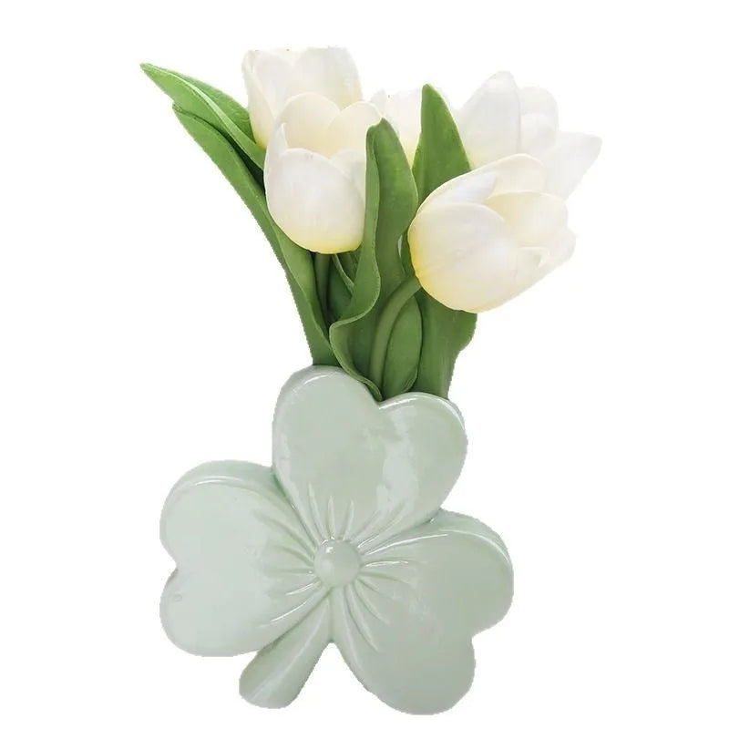 Clover ceramic desktop vase in European style with white porcelain construction