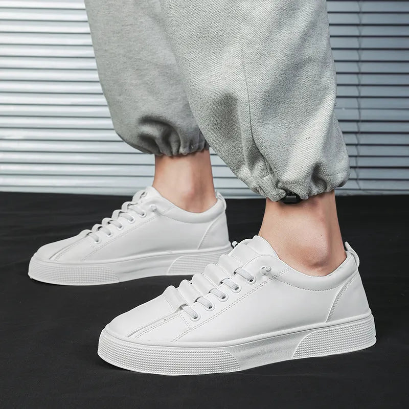 Men's black and white low-top mesh sports shoes with synthetic leather uppers and PVC soles